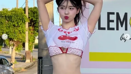 李多慧濕身！辣穿比基尼傲人UU大解放　15萬人嗨翻