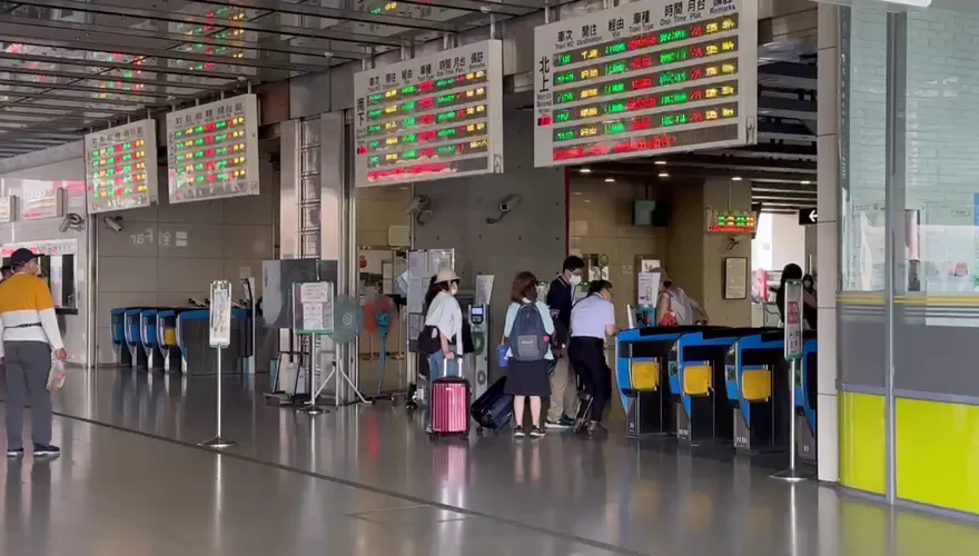 搭台鐵注意！南迴線下午起停駛　台東車站湧退票人潮