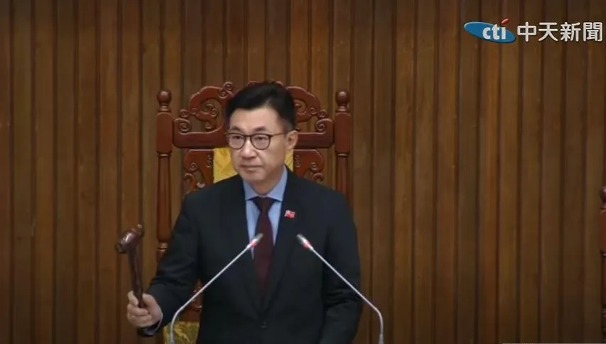 快訊/《公務人員保障法》修正條文三讀通過！