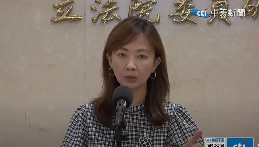 青鳥公審路人連小學生也不放過　網友怒轟：郭昱晴踹共