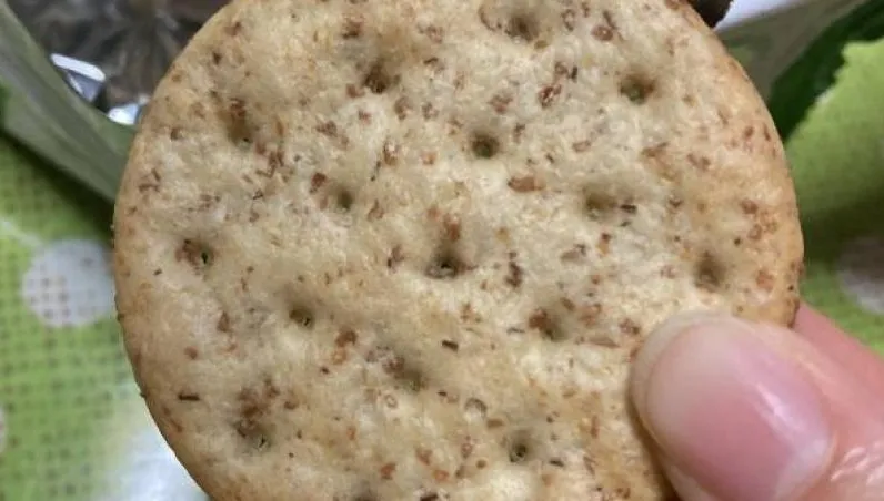 食物掉地5秒還能吃？名醫搖頭曝真相：地板細菌比馬桶還高