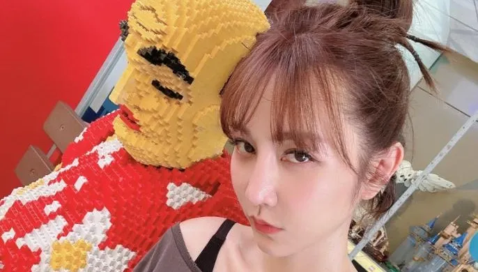 曾莞婷自爆搭車行徑詭異　浮誇臉部表情嚇壞司機