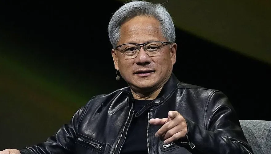 黃仁勳怒了！輝達「最愛AI小機器」難產　會議上罕見怒飆員工