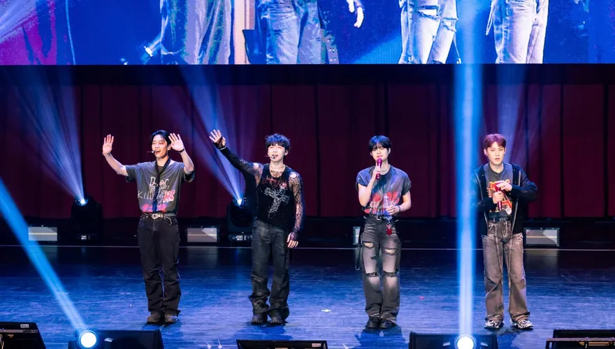 韓流男團AB6IX四帥來台　粉絲強大應援星星燈海感動成員