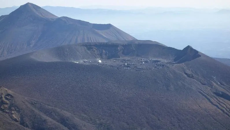 日本火山連6天噴發　鄭明典曬衛星影像認：爆發機率不低