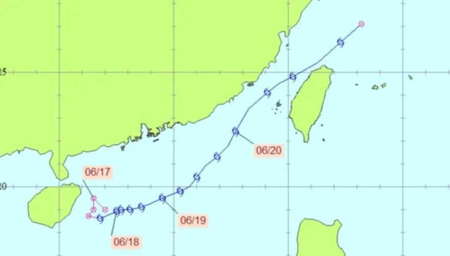 丹娜絲路徑百年罕見！走法似13年泰利颱風　全台曾停班停課