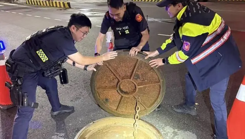 悚！丹娜絲外圍環流影響　台中「重百斤人孔蓋」噴飛
