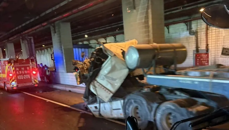 竹縣鳳鼻尾隧道劃雙白線！　即起違規變換車道最高罰6000元