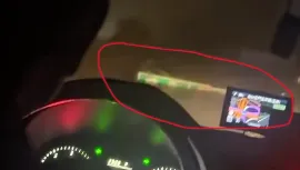 影/驚險瞬間！丹娜絲颱風威力驚人　玉井路牌整片掉落亂飛