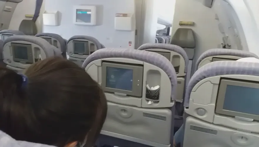 影/空中驚魂片！丹娜絲釀班機猛晃、機長神技術抗颱