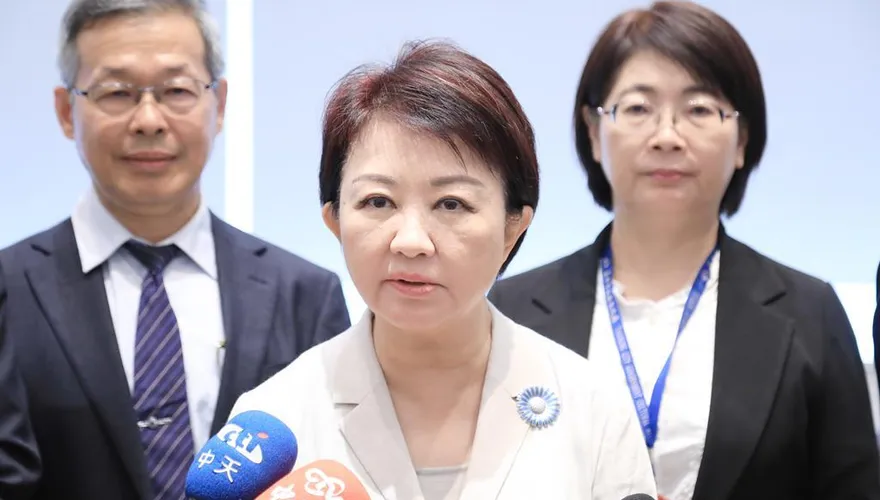 言必「尊朱」！盧秀燕軟身段解黨主席選戰「衝堂」危機