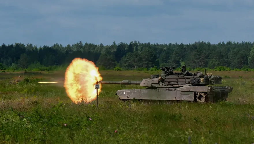 直擊／陸軍史上最大口徑戰車砲　M1A2T戰車射擊處女秀