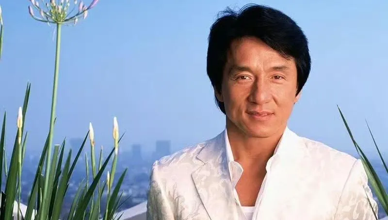 成龍昔遇狂粉三度呼巴掌　拜託保鑣不回擊原因曝