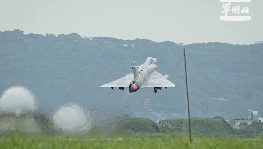 漢光41！空軍出動各型戰機　迅速升空執行戰備轉場訓練