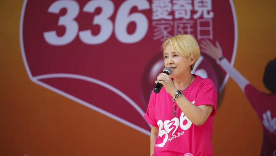 演藝圈公開表態第一槍　李明依臉書疾呼：726投不同意罷免