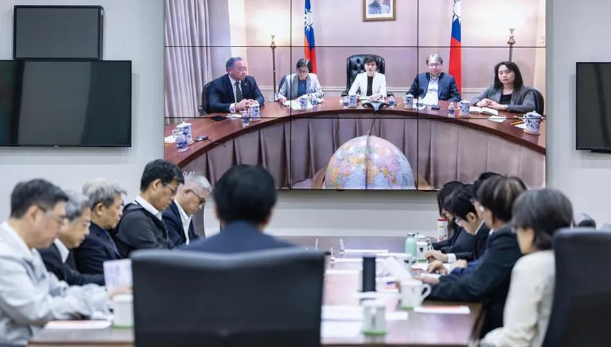 鄭麗君率談判小組7/12凌晨返台　知情人曝台美關稅諮商中