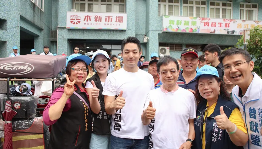 蔣萬安合體賴士葆掃街！「我不同意」戰袍暴紅　反惡罷帥出新高度