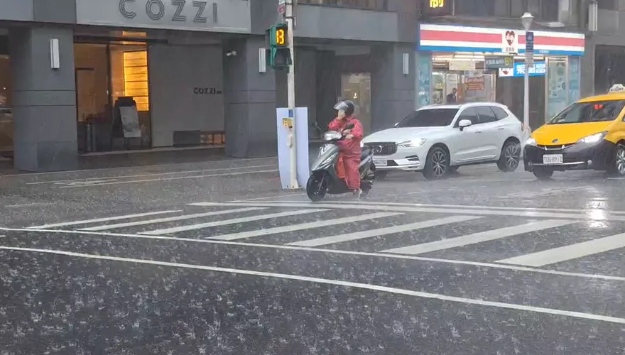 雨彈狂轟！6縣市雨量達停班課標準　北北基桃入列
