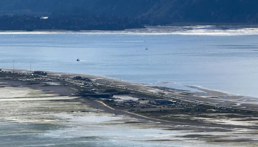 影/阿拉斯加7.3地震引發海嘯警報　沿岸居民逃往高處避難
