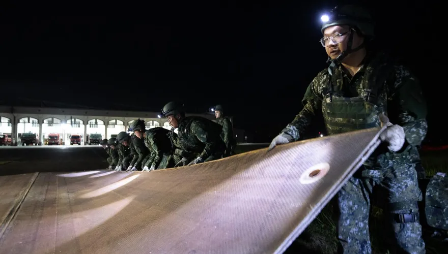 影/漢光演習嘉義空軍基地跑道搶修　迅速恢復F-16戰機起降