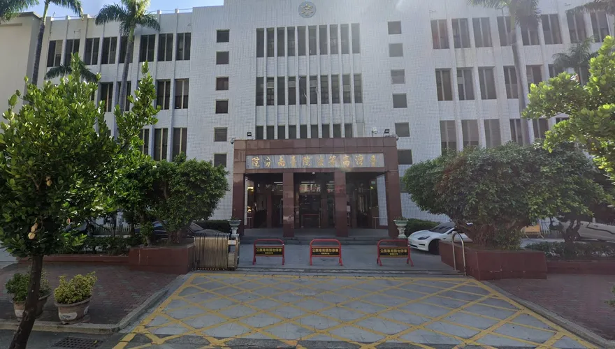 台南童遭矇眼半蹲疊椅上摔傷！生母、伴侶二審仍各判9月