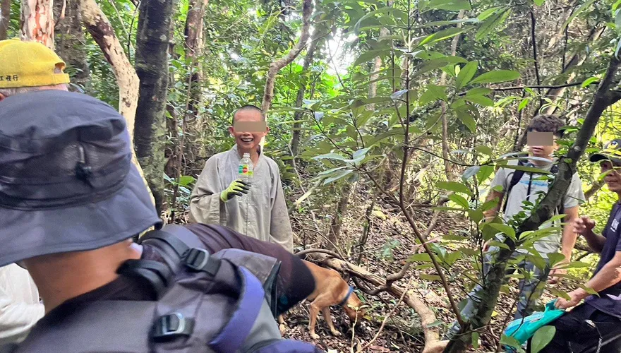 影/魔神仔帶走？屏東比丘尼巡水塔消失一夜　10米深山壁找到