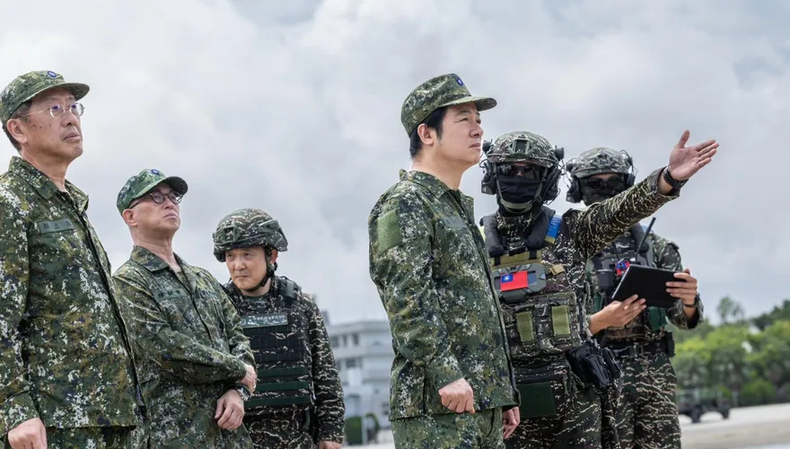 賴清德辦公室主任穿軍服高調擺拍惹議！總統府回應了