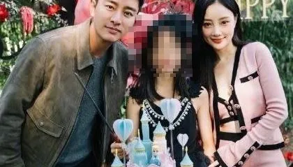 李小璐出軌遭網暴多年！愛女罕動怒護母　嗆酸民：輪得到你們來評價？