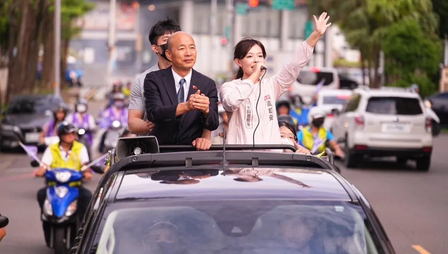 高虹安韓國瑜聯手掃街1.2萬人同時線上觀看　韓：車上的是我不是柯建銘！