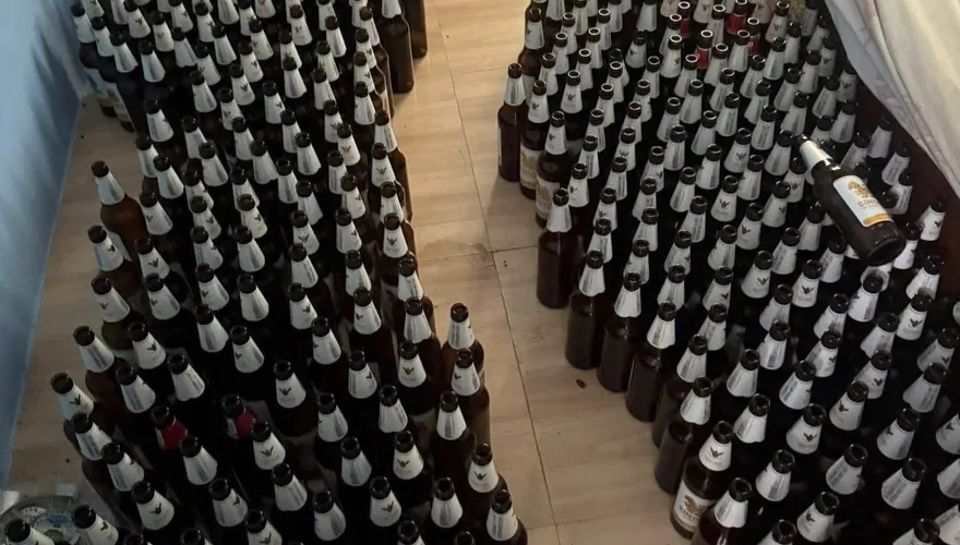 飯不吃只喝酒！泰少年放學回家驚見父癲癇亡　身旁堆滿空酒瓶