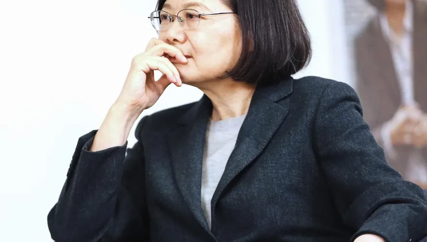 蔡英文驕傲炫綠電成績單　粉專揪這點打臉：卸任了還在騙