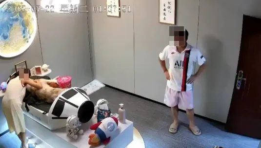愛犬遭陸寵物店「活活烘死」　飼主怒控店家謊稱「中暑」