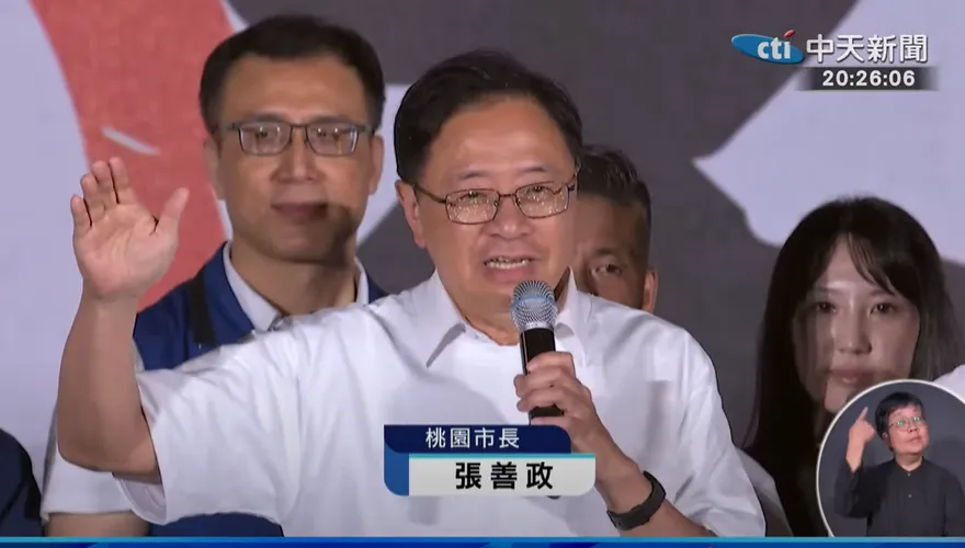 影/暴雨澆不熄熱情！張善政激喊票投不同意：告訴民進黨「這件事」