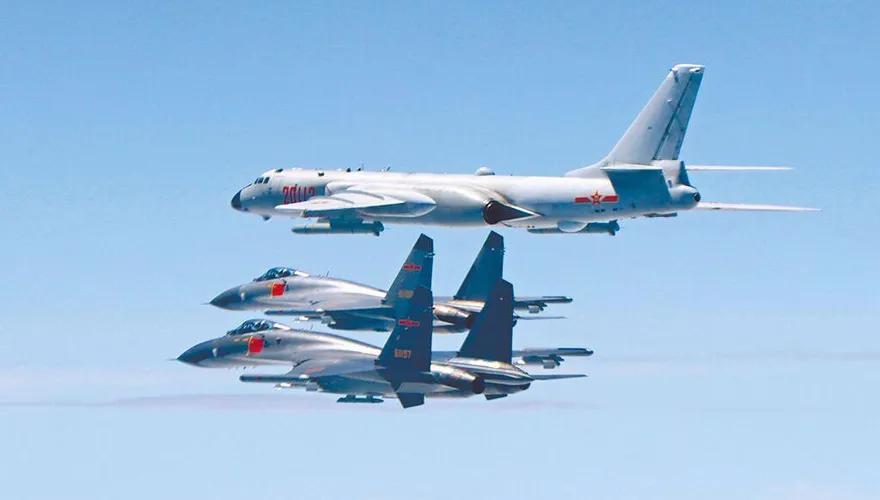 大罷免前夕解放軍24機艦擾台！國軍嚴密監控