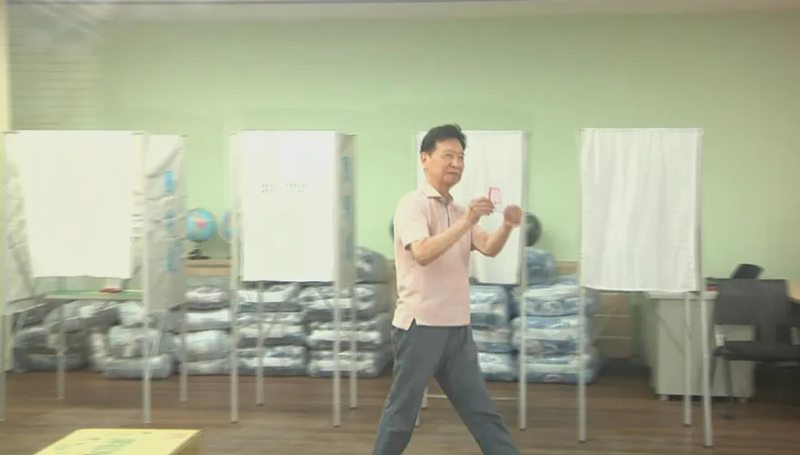 投完票「亮票」？　趙少康：「一時失誤」錯誤示範