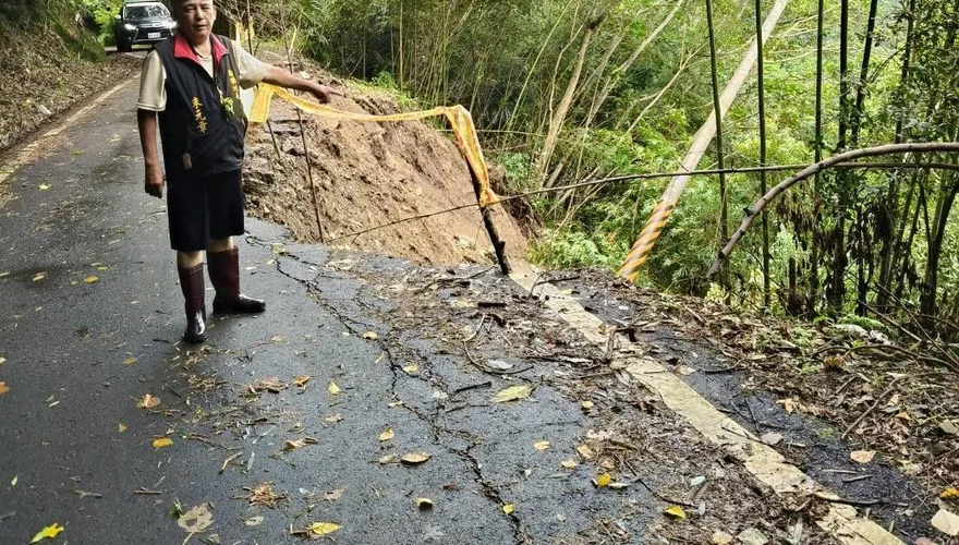 尖石鄉竹58線5K＋600路基崩塌「路寬剩2米」　即刻封路