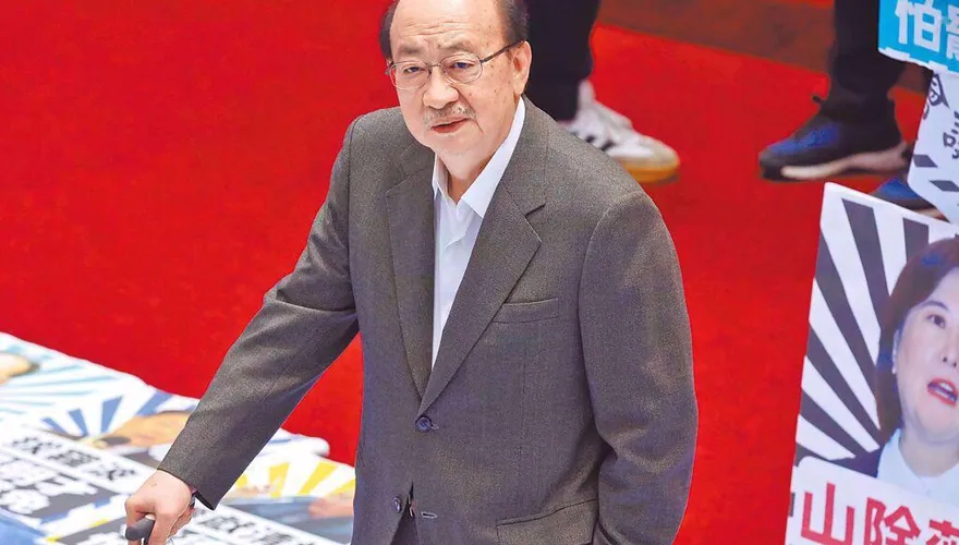 大罷免大失敗不演了？綠媒「換掉老柯」誤植民進黨團「總召」吳思瑤