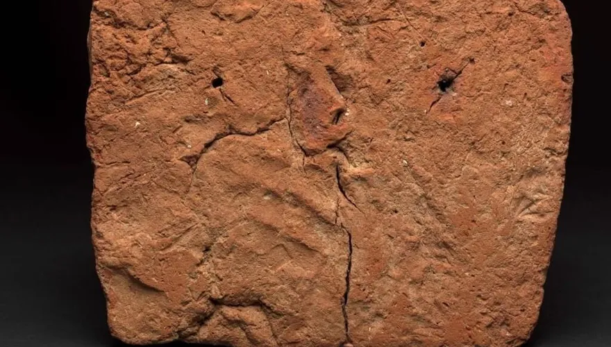 英國博物館新發現　4000年前埃及文物留匠人手印