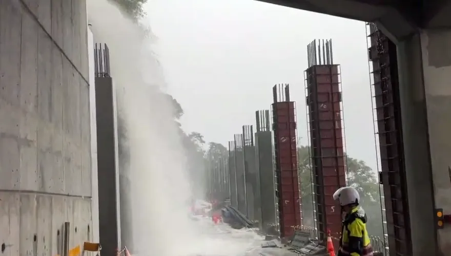 雨炸嘉義！嘉169線「巨瀑狂洩」　台3線落石崩落