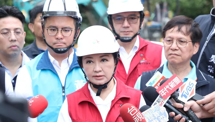 豪雨釀台中北屯土石崩落沖民宅　盧秀燕勘災曝救災進度