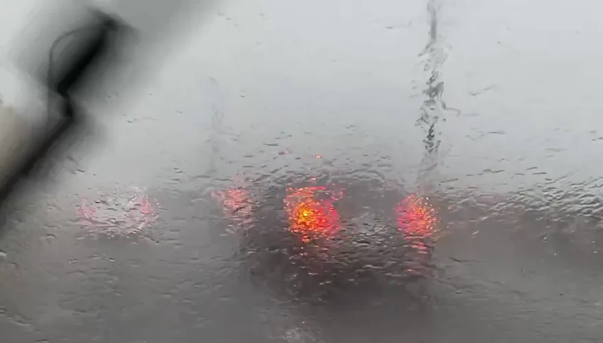 影/紫爆了！19縣市豪大雨特報　大雷雨猛轟7地