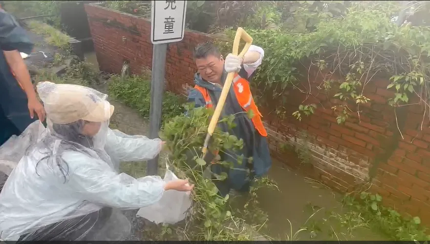 綠側翼護航何博文挖水溝翻車！林佳新「1張圖」狠打臉
