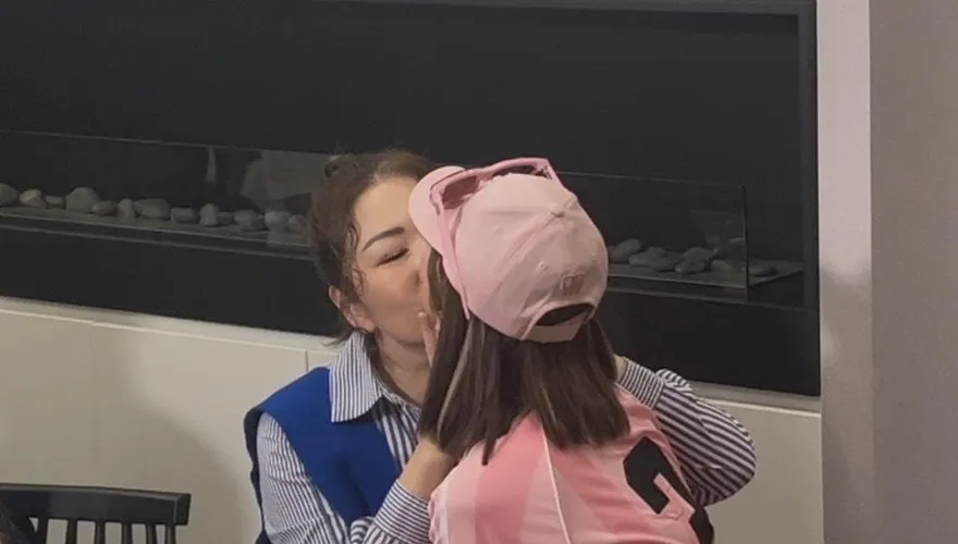 張秀卿演唱會倒數壓力大2度落淚　王彩樺獻吻安慰好姐妹