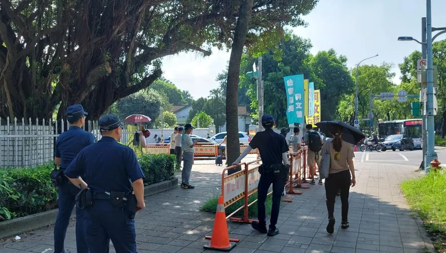 黃珊珊、李得全出庭作證京華城案！小草集結聲援柯文哲