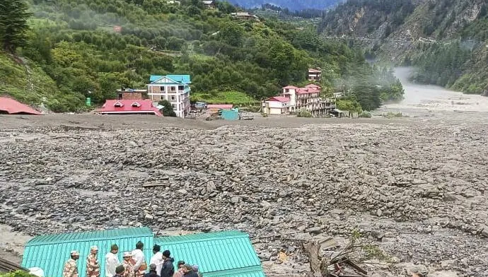 影/驚悚瞬間曝！山洪暴發吞沒喜馬拉雅山村　至少4死逾50人失蹤