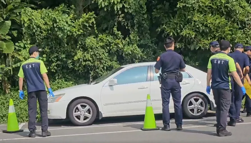 基隆停車場驚見男子陳屍車內！收費員開單發現嚇壞