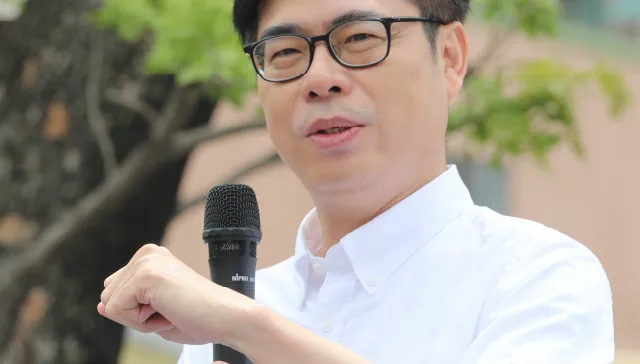 「孔劉市長」進軍中央？陳其邁一看照片：像豬哥亮也OK