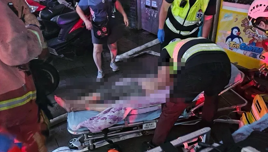 新北板橋公寓火警延燒　救出3人1男命危