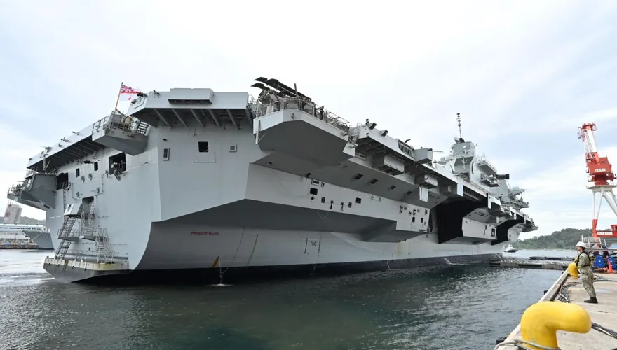英國海軍威爾斯親王號首訪日本　航艦編隊抵達橫須賀