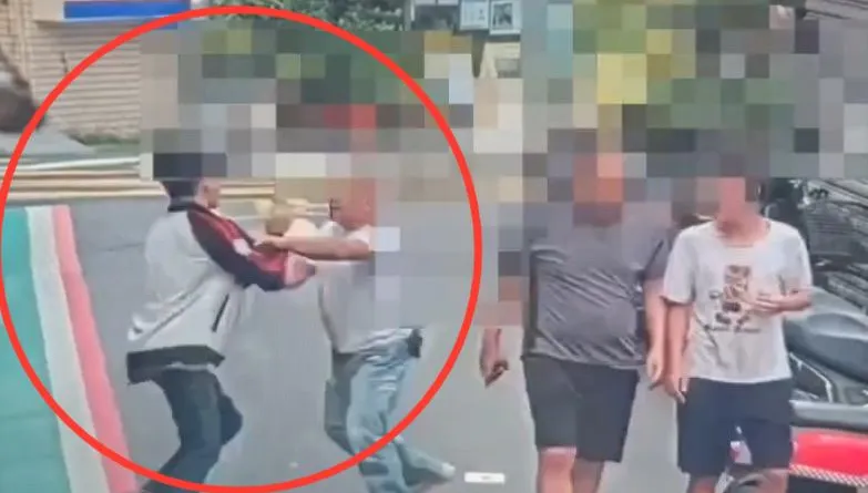 影/麵攤喬桌椅糾紛變街頭對決　北市2男互毆掛彩